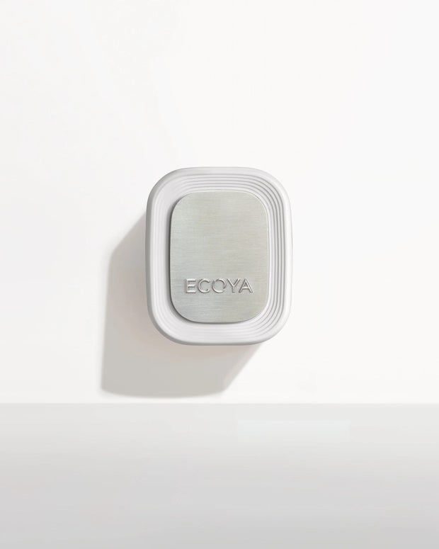 3_ecoya_productimages_plugin_diffuser_2048x2560CORE_plug_in_wall.jpg