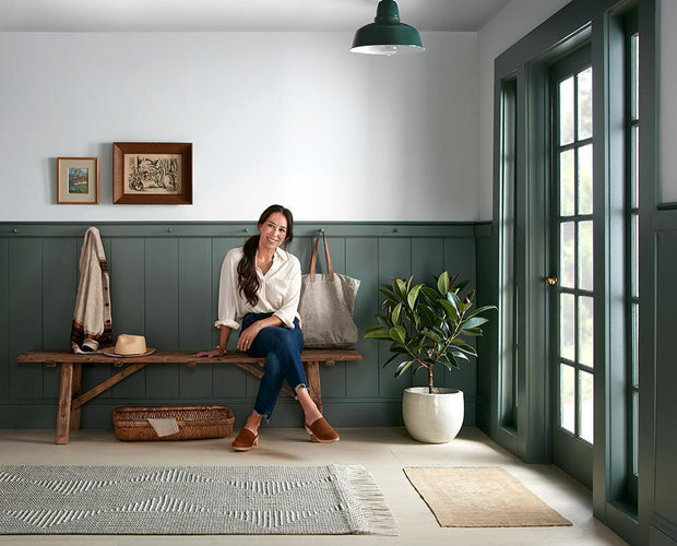 Magnolia-Home-Inviting-Entryway-Joanna-Gaines_63af5e89-6465-4fef-9f72-953f59e4aa30.jpg