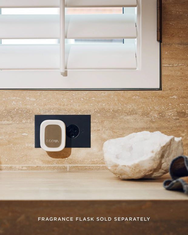 ecoya_plug_in_diffuser_lifestyle_2048x2560_03_0135c095_1e72_4509_8572_94de69895d58.jpg